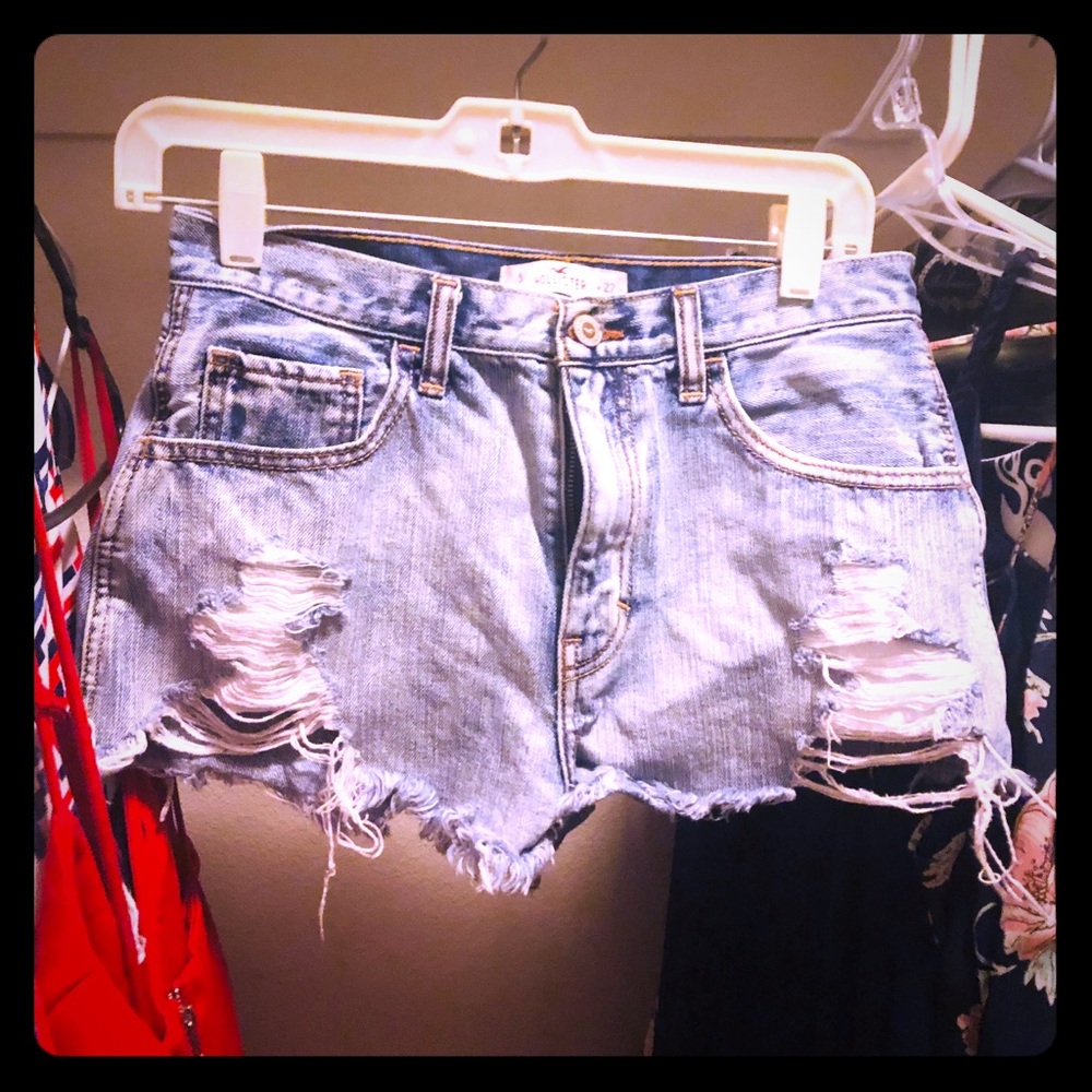 Hollister distressed shorts